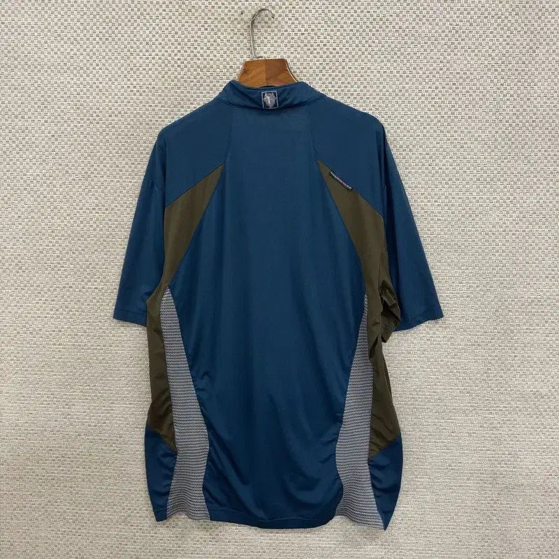 韓国発★新品 BLACK YAK ブラックヤク スポーツウェア トップス M BLACK YAK(ブラックヤク) 登山 アウトドア 機能性 ハーフジップ
