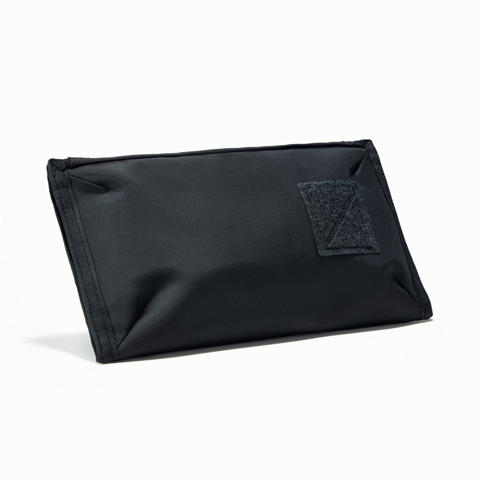 バッグ Omar Afridi Distorted Hand Bag 22aw Omar Afridi ハンドバック22aw￼