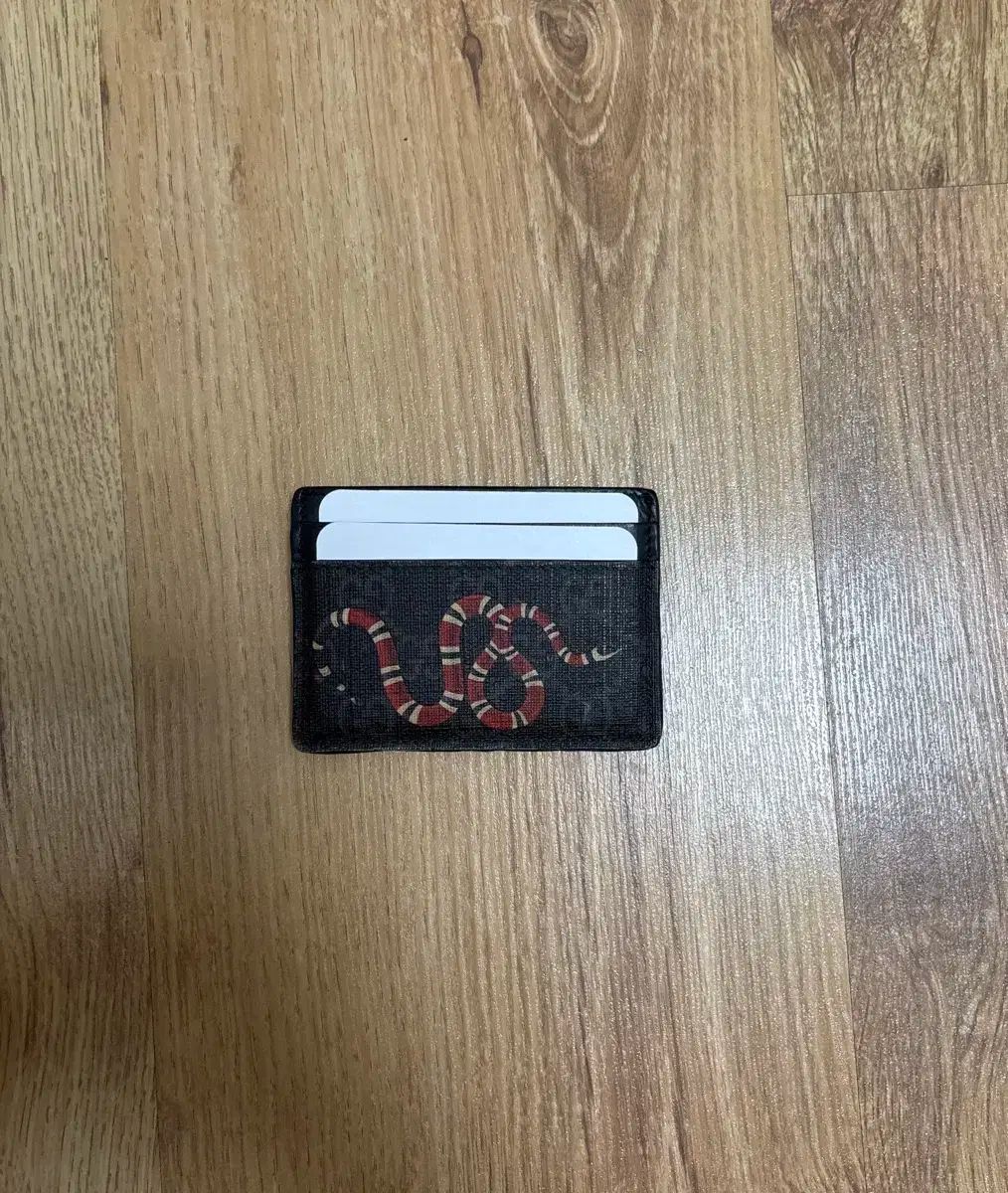 GUCCI グッチ 蛇 二つ折りカードウォレット