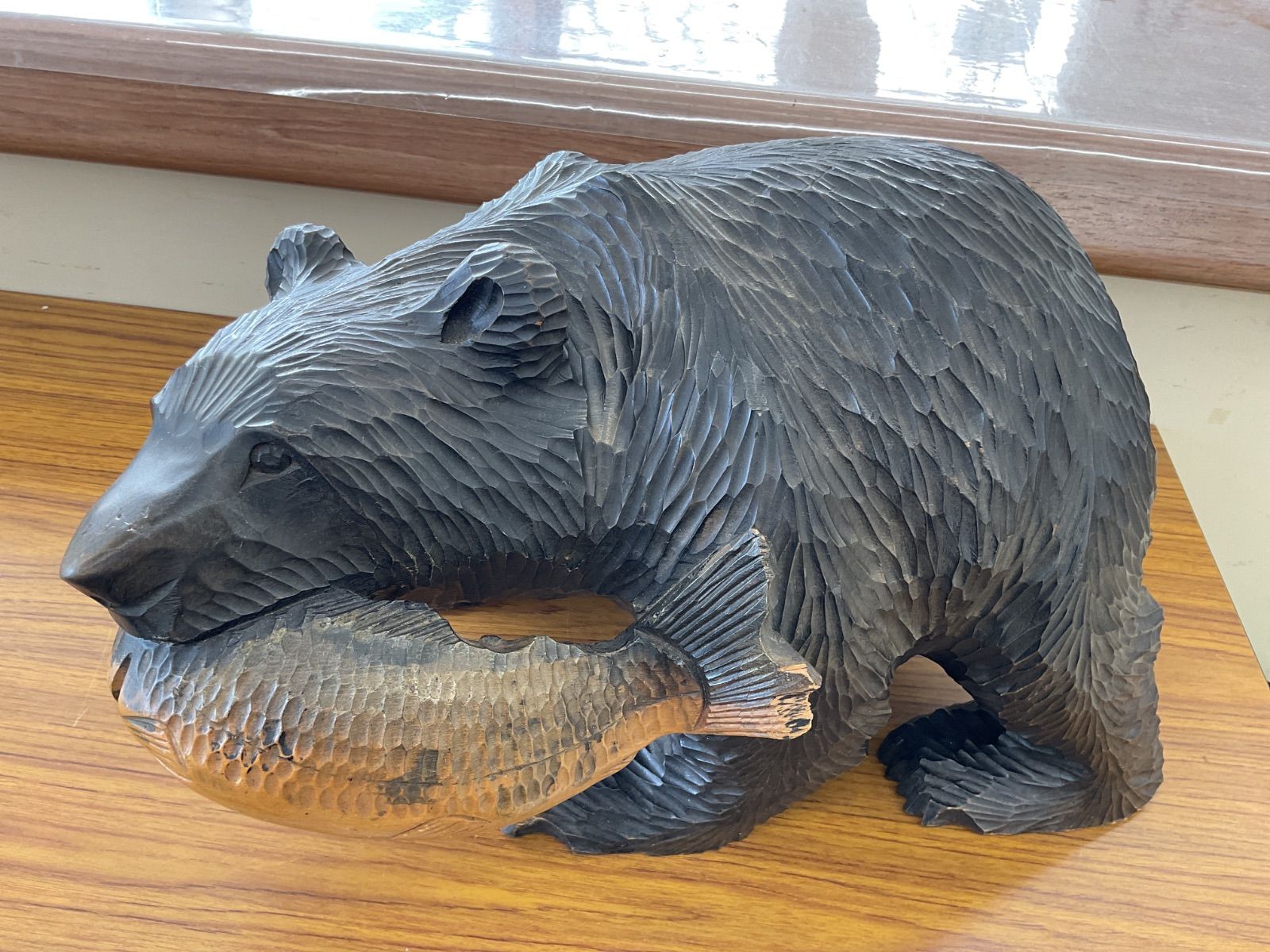 木彫り熊 鮭くわえ熊 特大サイズ 傷あり 一刀彫 迫力の民芸工芸品 置物