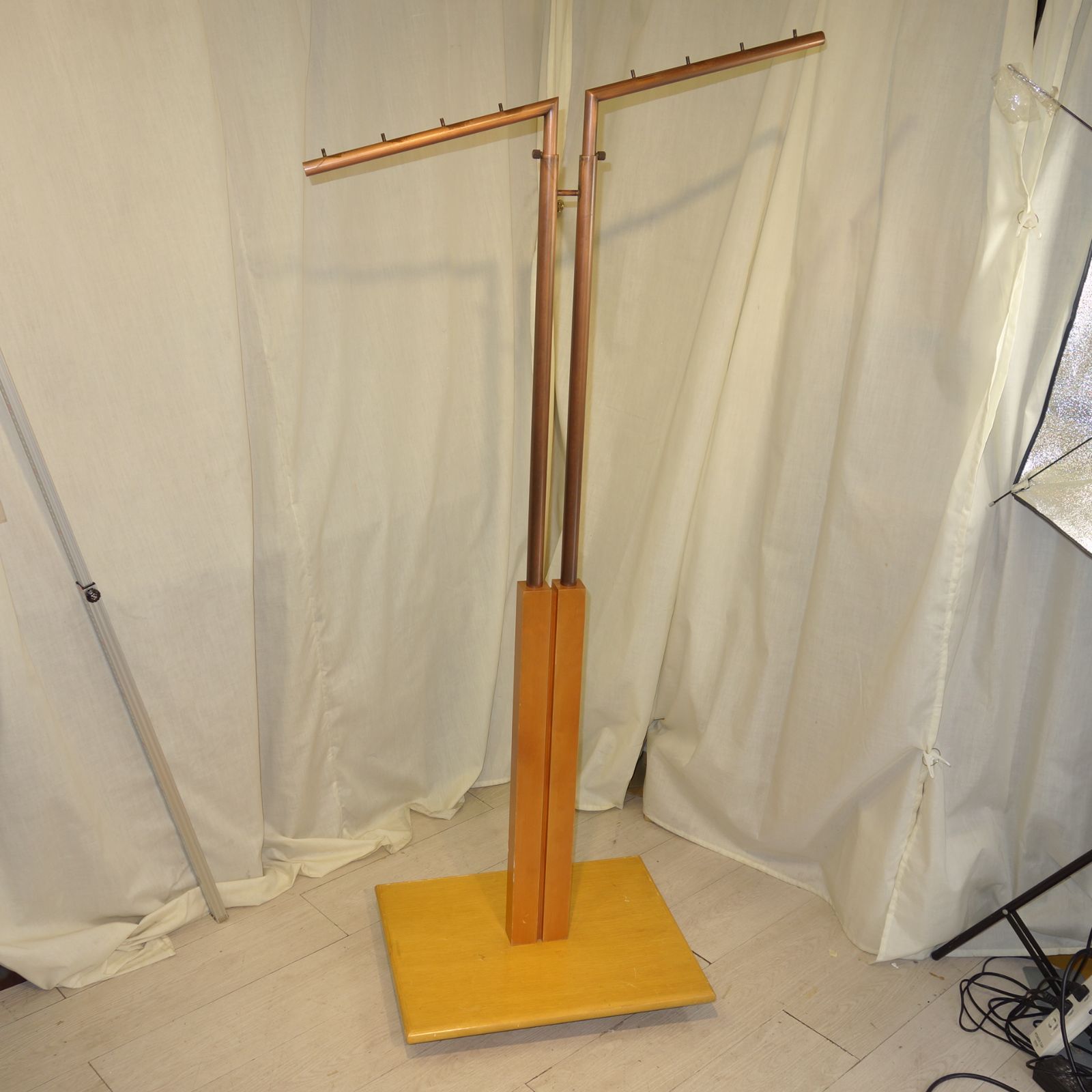 展示 M187