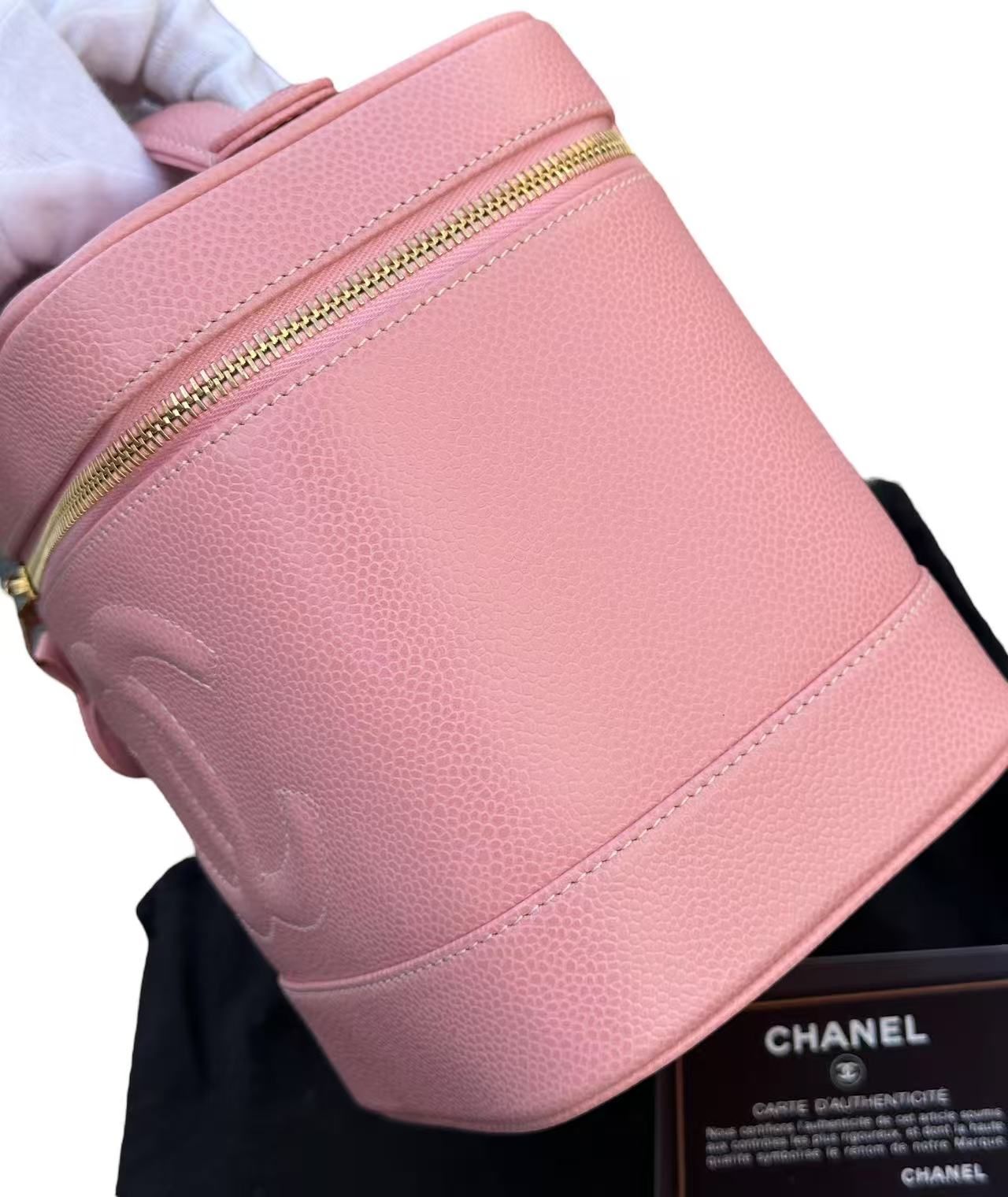 ◆本物シャネルCHANELヴィンテージVintageココマークCCゴールドG金具バニティコスメハンドバッグポーチキャビアスキン化粧箱ピンク金