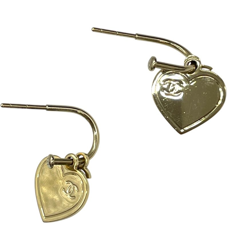 CHANELシルバー ハート型 フープピアス CHANELシルバー ハート型 フープピアス