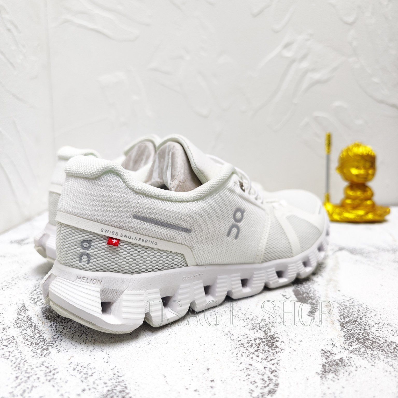 On ランニングシューズ　Cloud 5 ホワイト　２６cm ON オン Cloud 5 クラウド5 ALL WHITE オールホワイト WOMEN