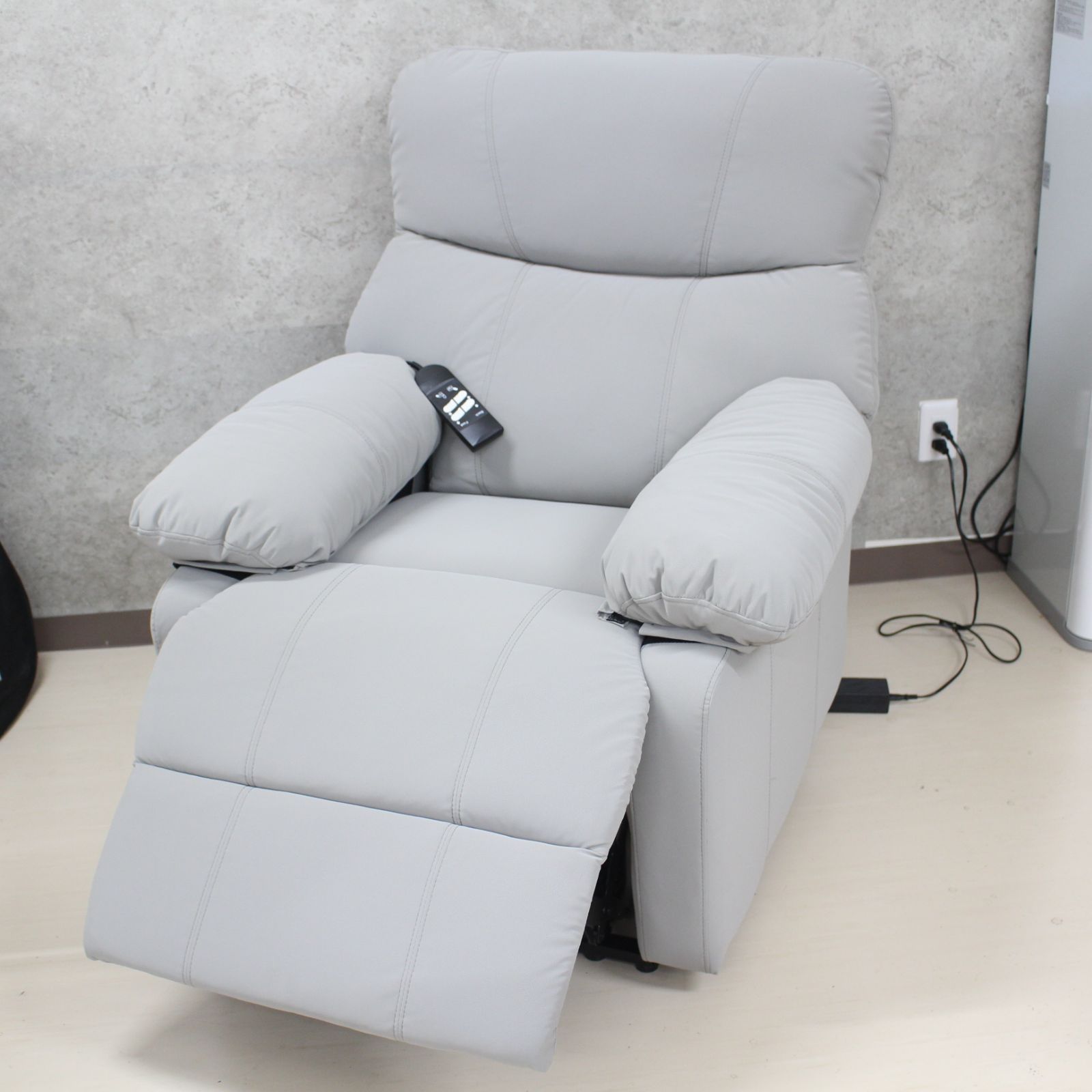 SEVEN BEAUTY ぽかっ 電動リクライニングチェア ② 出品10/26まで
