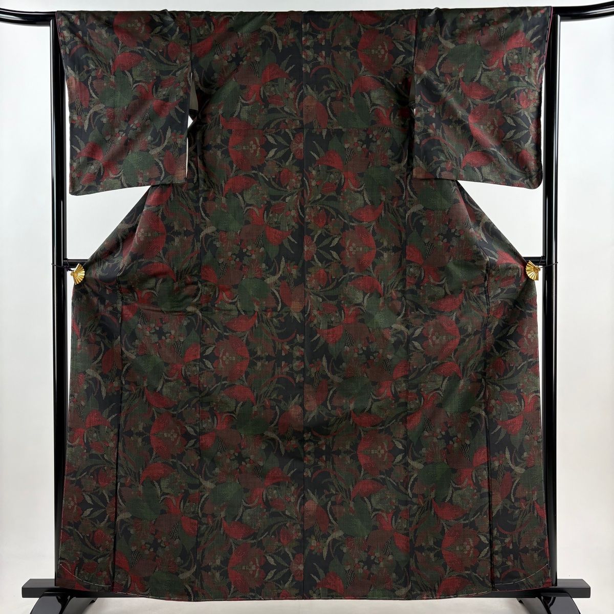 大島紬 身丈163.5cm 裄丈65cm M 袷 証紙 草花 黒 正絹 秀品