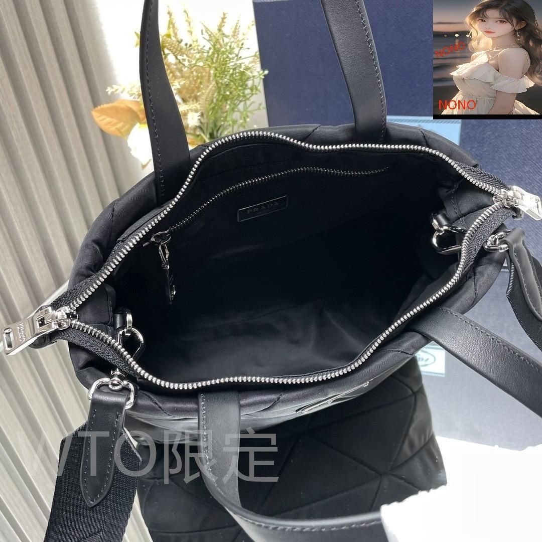 新作【PRADA】Re-Nylon ラージ パデッド ショルダーバッグ 全2色 PRADA プラダ パデッド Re-Nylon ショルダーバッグ - メルカリ