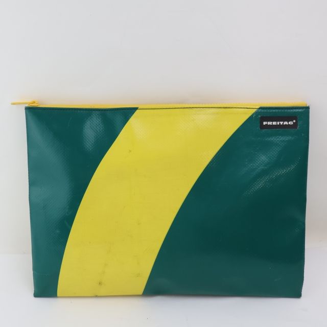 2504-40 フライターグ クラッチバッグ FREITAG リサイクル素材 グリーン×イエロー 上ZIP