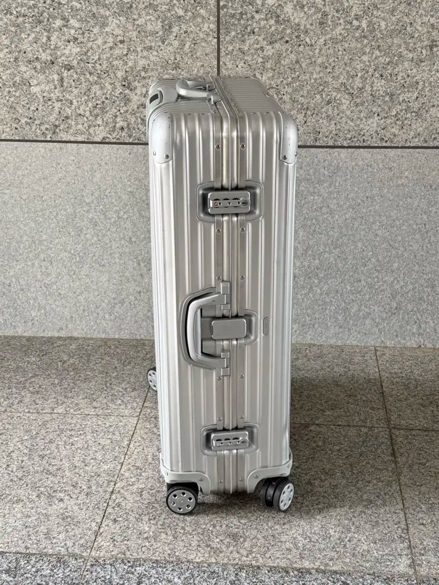 リモワ オリジナル トゥーパズ77