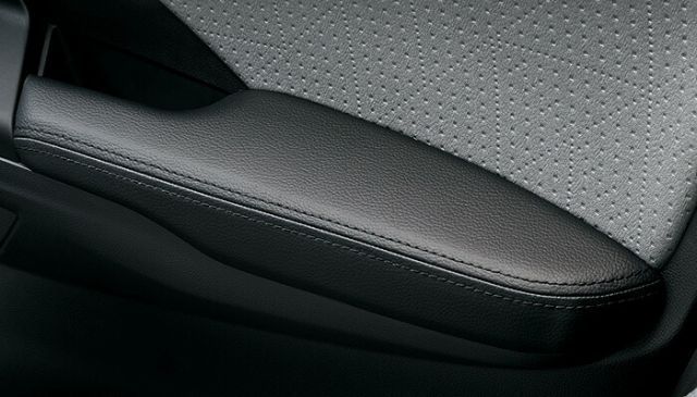 HONDA ホンダ FIT フィット ホンダ純正 ドアアームレストパッド（ブラック 合皮製、フロントドア用 左右セット）【 2014.12～次モデル】