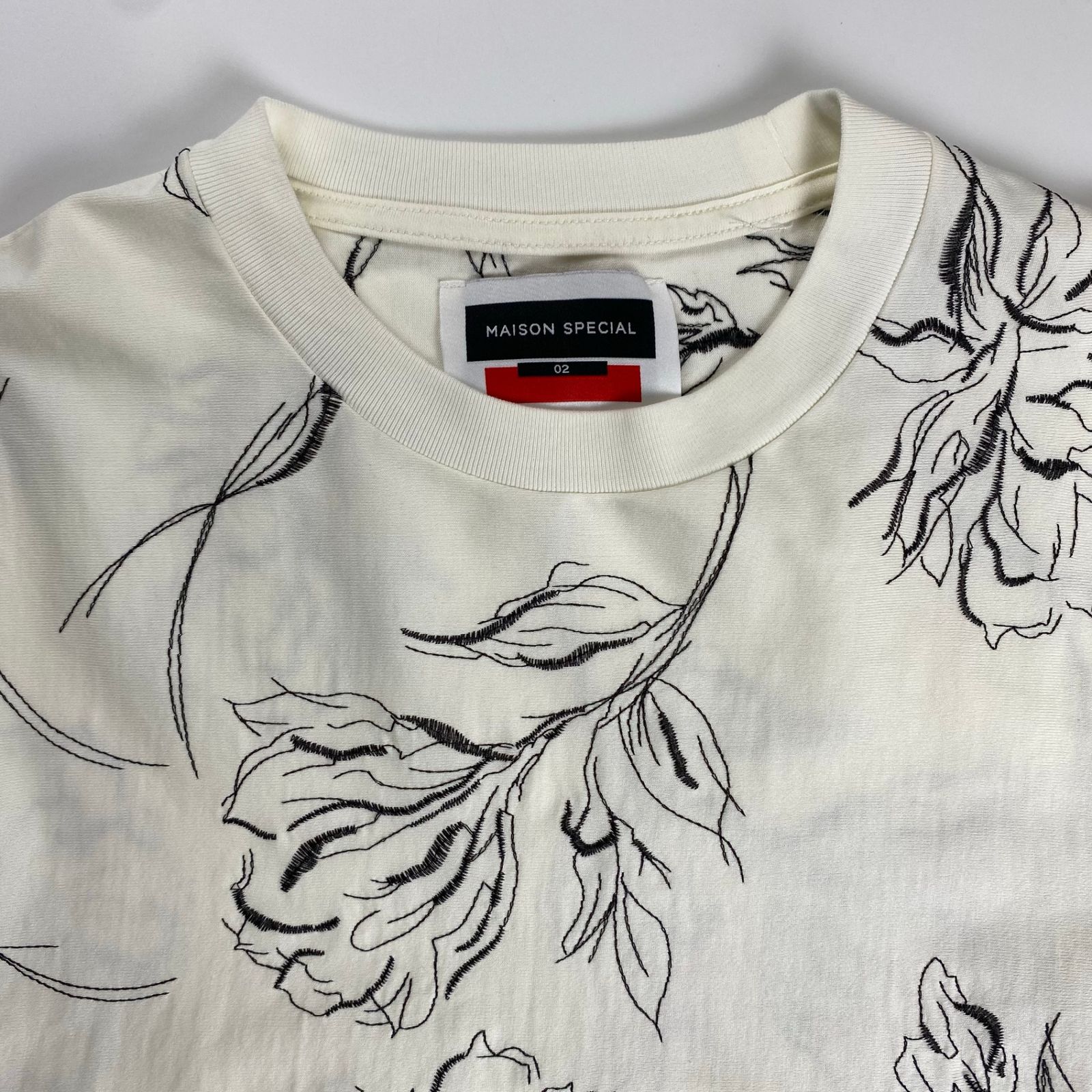 MAISON SPECIAL メゾンスぺシャル / フラワー刺繍 ボタニカル Tシャツ 