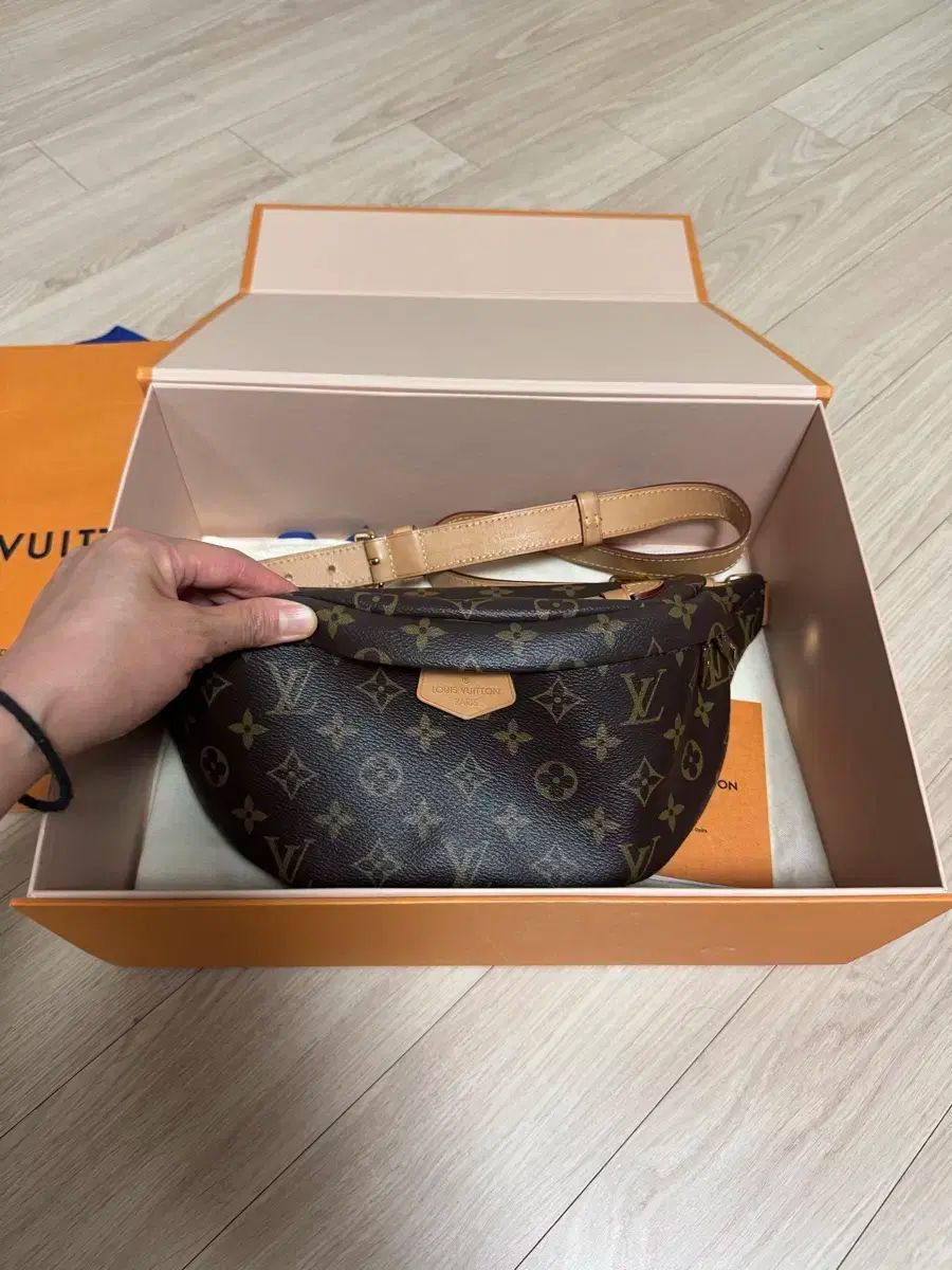 Louis Vuitton ◆ 多様的な【ハイライズ バムバッグ】モノグラム Louis Vuitton ◇ 多様的な【ハイライズ バムバッグ】モノグラム