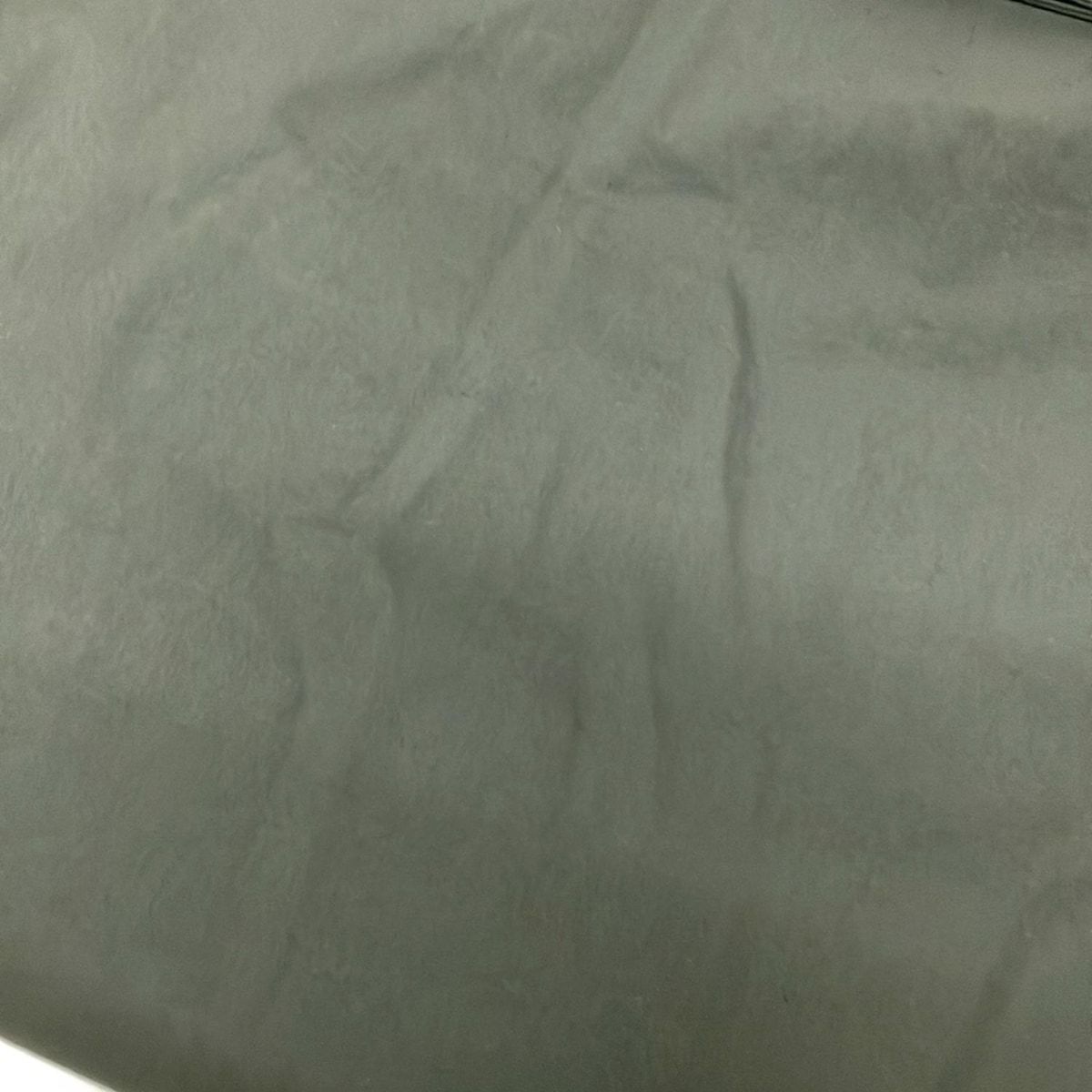 ダークグリーン