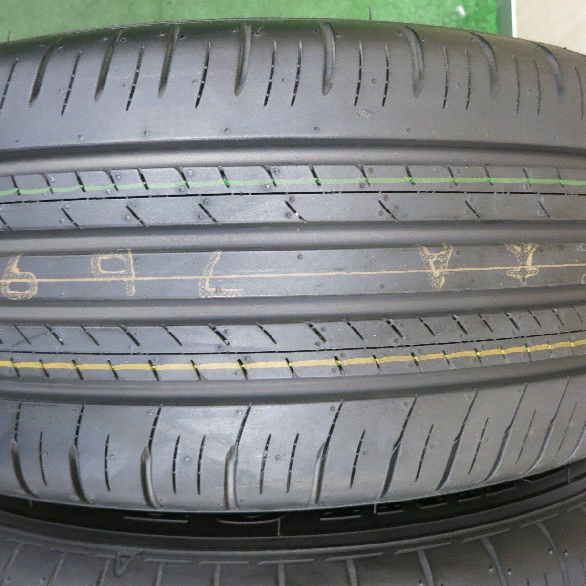 新車外し！23年☆トヨタ 80系 ハリアー Gグレード 純正 225/60R18 