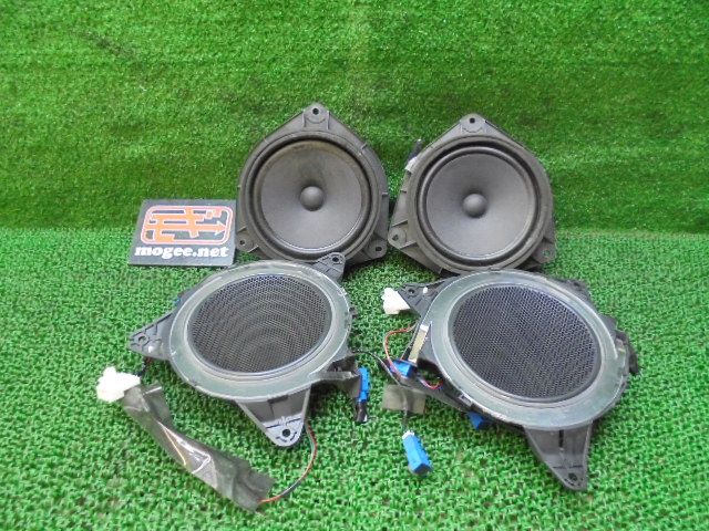 トヨタBBの右フロントドアホワイト フロントドア スピーカー付き トヨタBBの右フロントドアホワイト フロントドア スピーカー付き