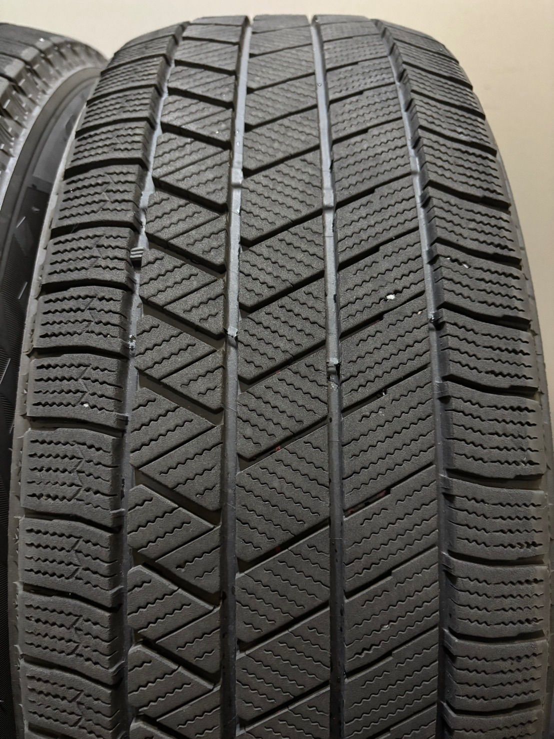 215|60R17 BRIDGESTONE|VRX3 22年製 スタッドレス 4本 ブリヂストン ブリザック エスティマ C-HR カローラクロス 南7-K423