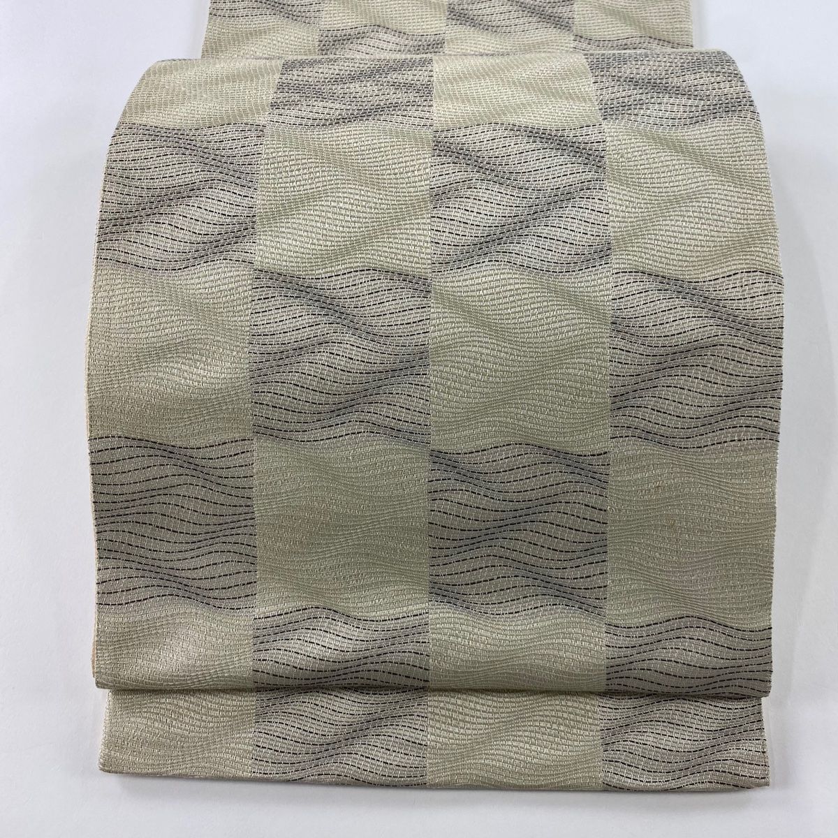 袋帯 秀品 変わり市松模様 よろけ縞 灰白 六通 正絹 【中古