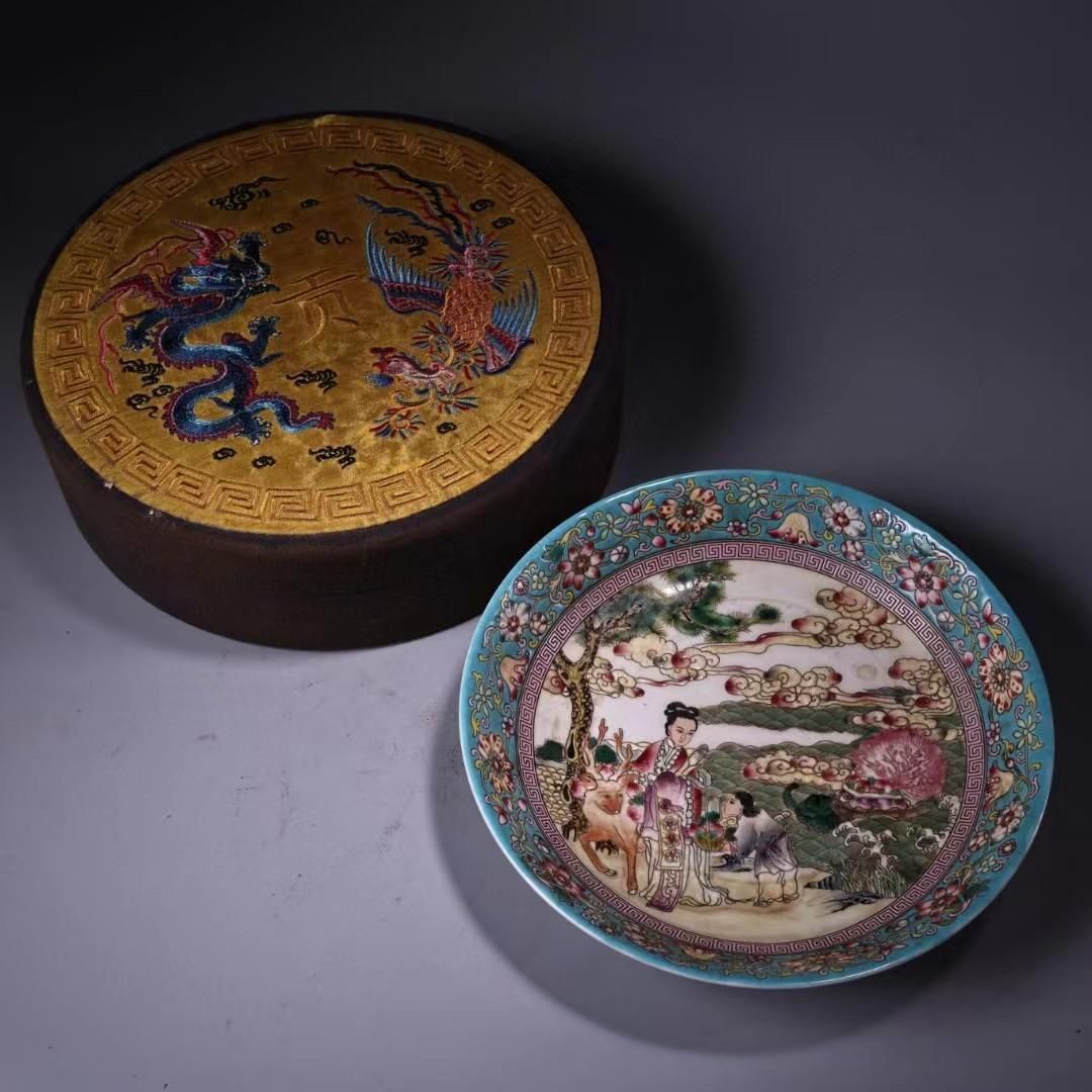 中国古美術・旧蔵粉彩・陶磁器中皿・人物風景絵・置物・純手描き・箱付・文房具・禮品 中国古美術・旧蔵粉彩・陶磁器中皿・人物風景絵・置物・純手描き