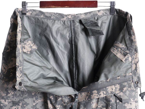 【お得なクーポン配布中!】 デッドストック 08年製 米軍実物 US ARMY デジタル カモ オーバー パンツ LARGE LONG / ECWCS ゴアテックス ACU カーゴ 軍物 マルチカラー