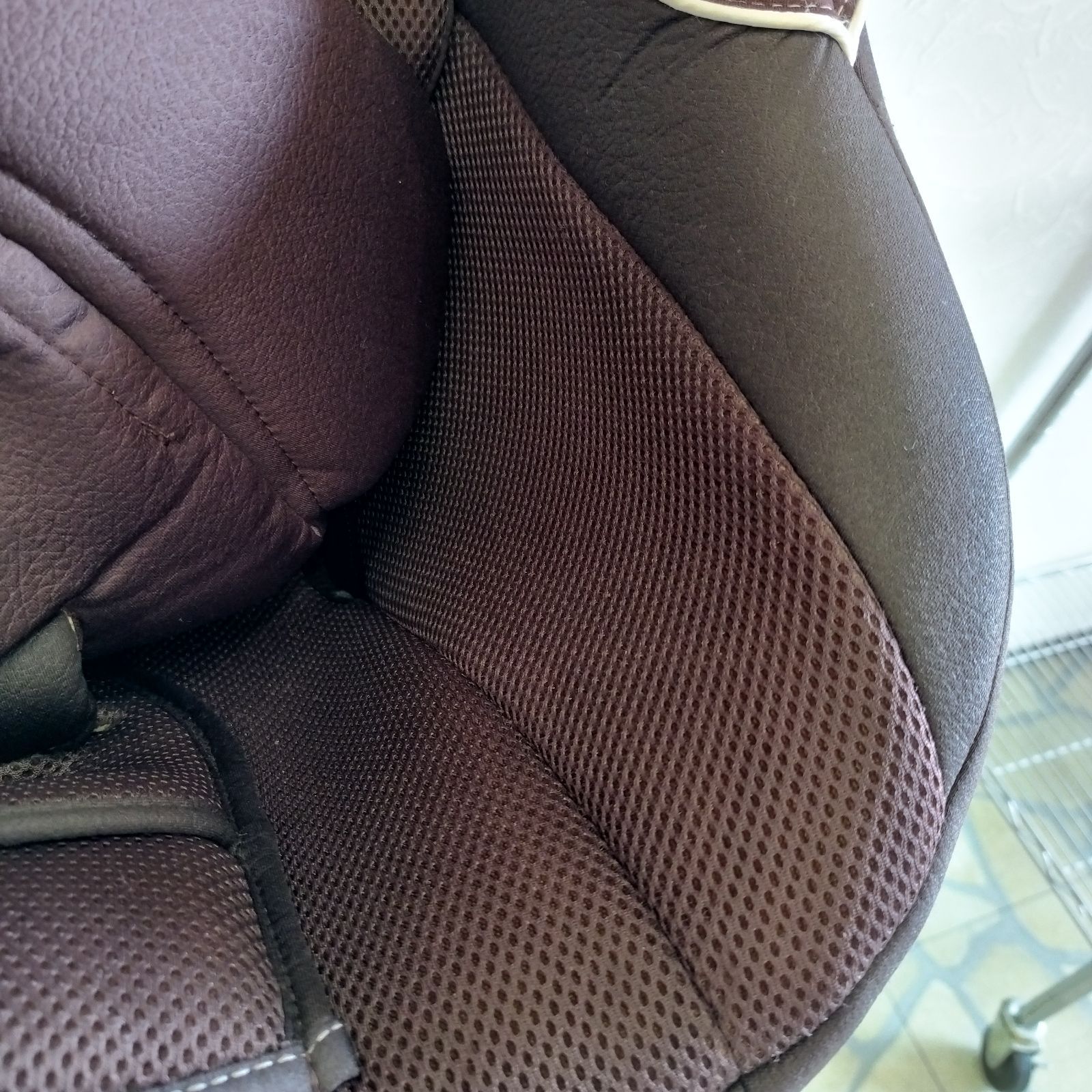 【極美品】 Combi コンビ ネルームLITE チャイルドシート　ブラウン ネルーム lite ISOFIX EF｜コンビ公式ブランドストア