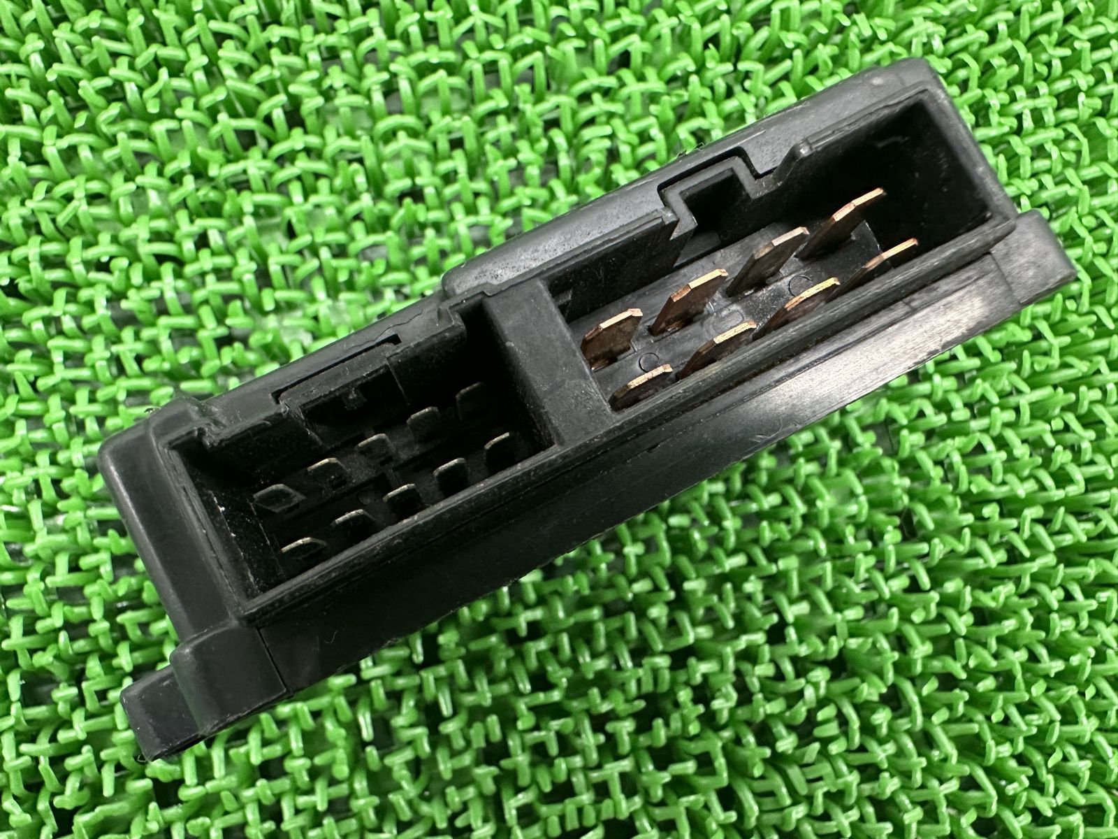 ZZ-R1100 ヒューズボックス 26021-1081 カワサキ 純正 中古