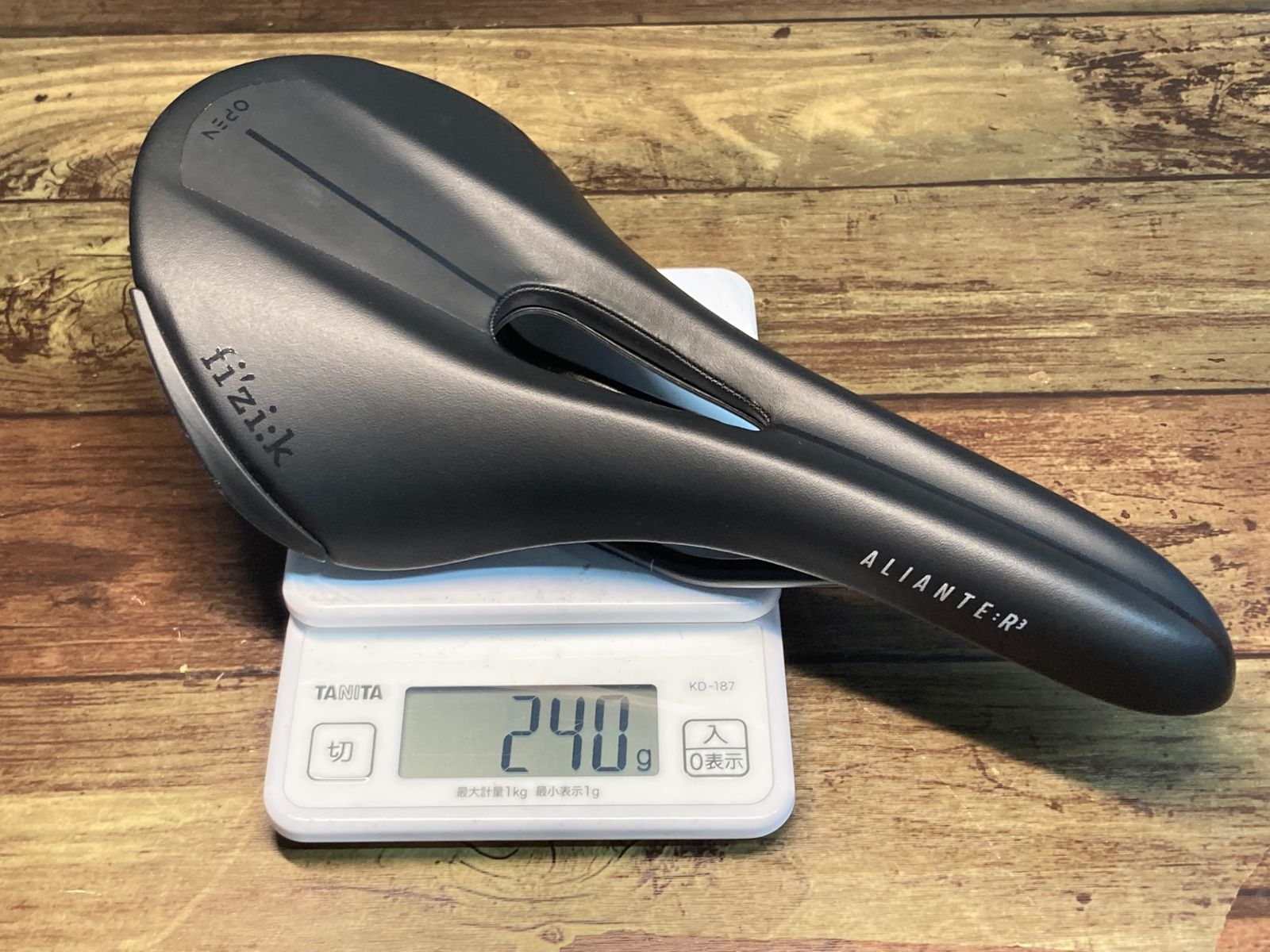 fi'zi:k Aliante R3 regular サドル