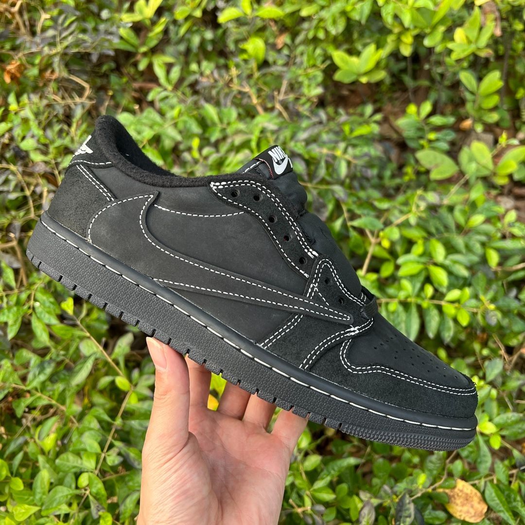 Travis Scott × Nike Air Jordan 1 Low OG SP 