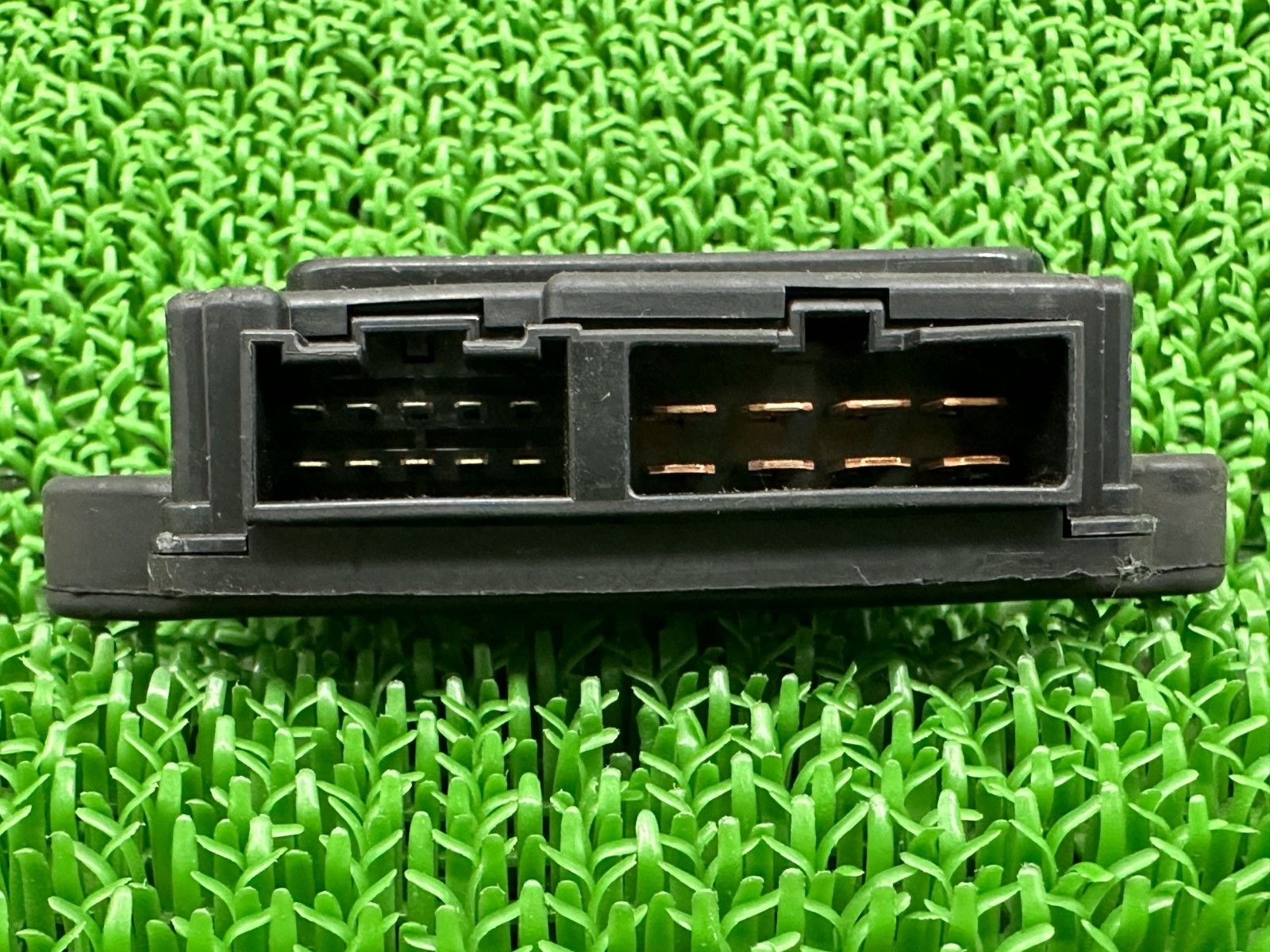 ひーです＾＾ ZZ-R1100 ヒューズボックス 26021-0073 カワサキ 純正 バイク