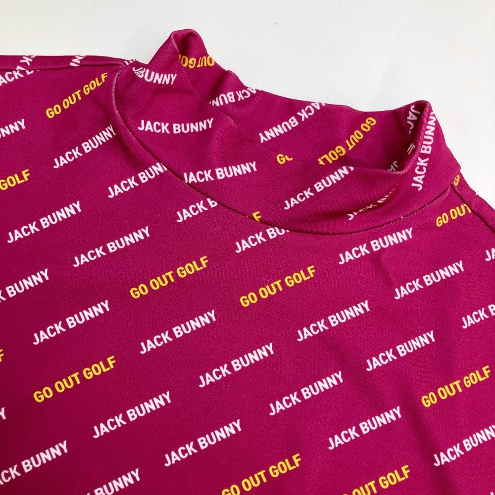 サイズ：6 JACK BUNNY ジャックバニー  ハイネック半袖Tシャツ ロゴ 総柄 ピンク系 [240101435146] ゴルフウェア メンズ ストスト サイズ：6 JACK BUNNY ジャックバニー ハイネック半袖Tシャツ