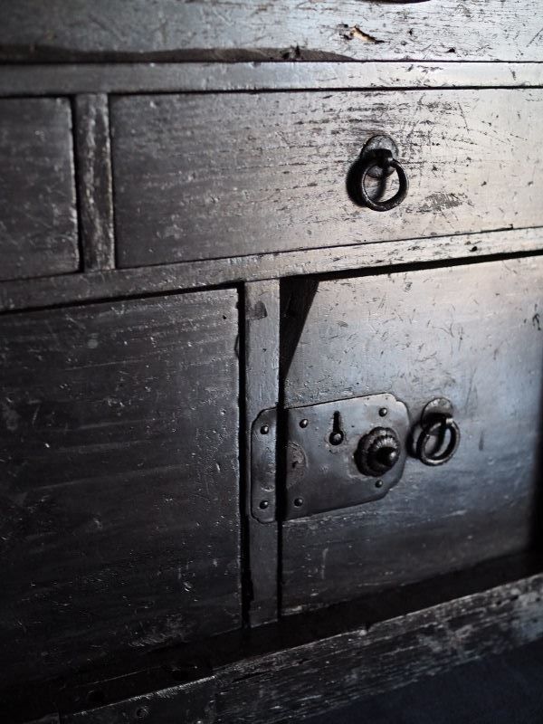 江戸時代の渋い小箪笥