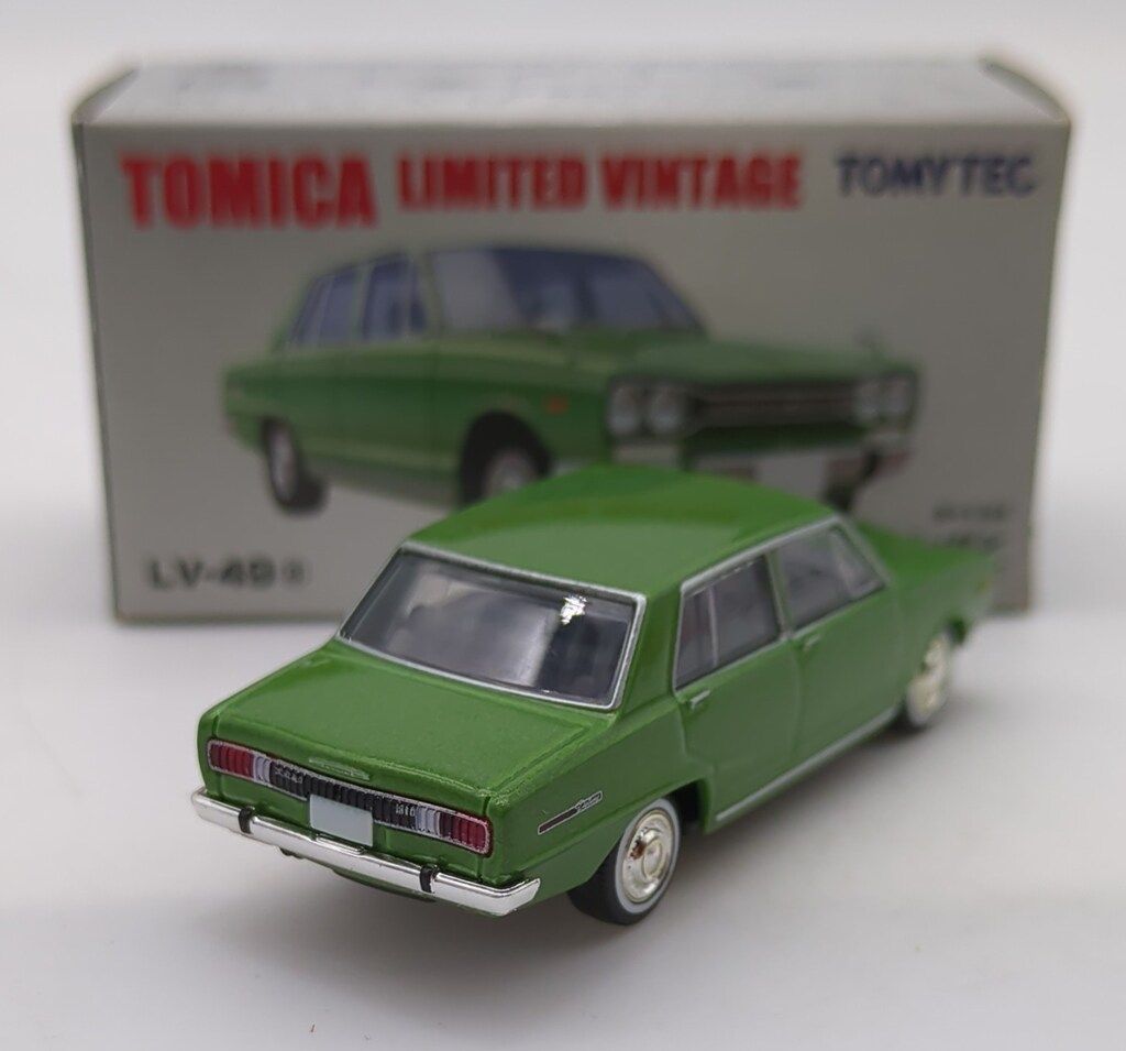 【新品】TOMICA LIMITED VINTAGEニッサンスカイライン1800 LV-N351a 日産 スカイライン 4ドアHT 1800 パサージュ（白）85年