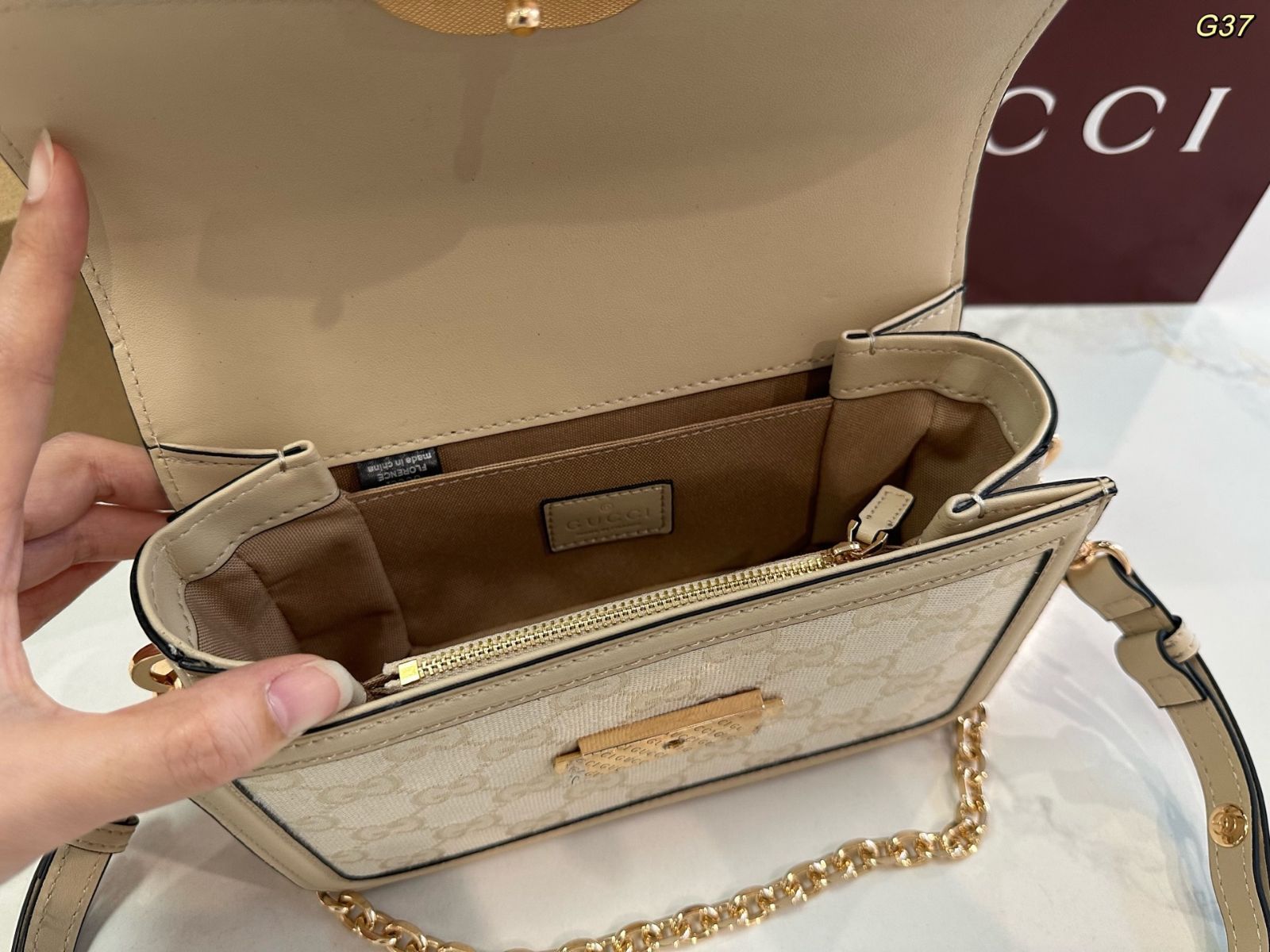 GUCCI GGマーモント スクエアミニバッグ 2025SS ? 22×15cm [本日