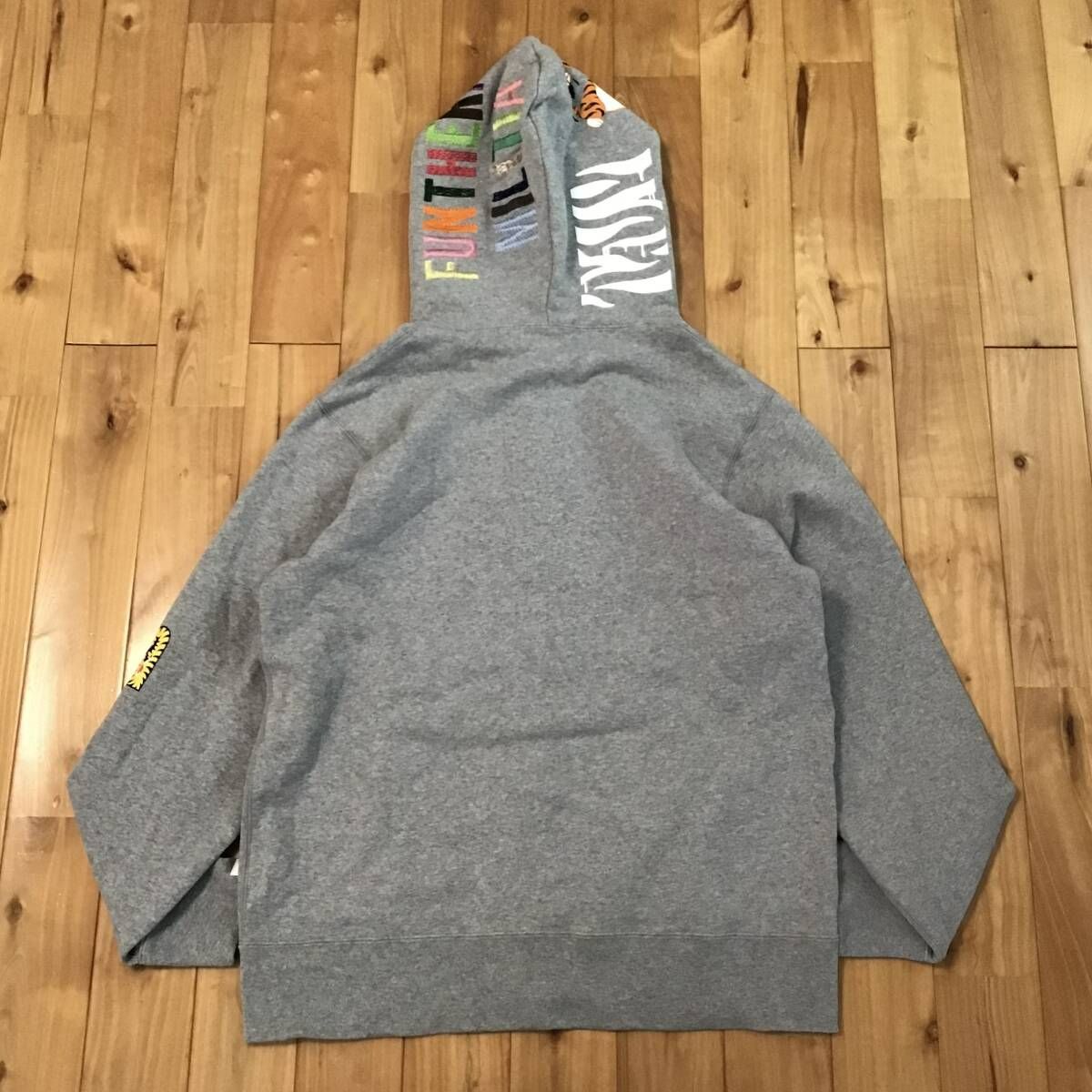 APE フードパーカー Mサイズ グレー ミニオン シャーク パーカー Mサイズ グレー a bathing ape BAPE