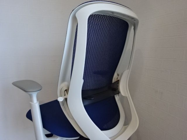 okamura オカムラ シルフィーチェア ハイバックチェア ネイビー 前傾