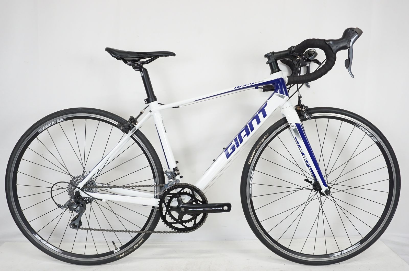 ◎直接受取◎GIANT「ジャイアント」DEFY4 2015年モデル　ロードバイク GIANT 「ジャイアント」 DEFY4 2015年モデル ロードバイク