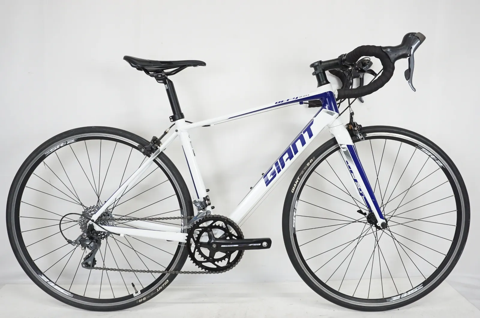 ◎直接受渡歓迎 程度良好 GINAT DEFY4 M Claris 2015 2025年最新】giant defy4の人気アイテム - メルカリ
