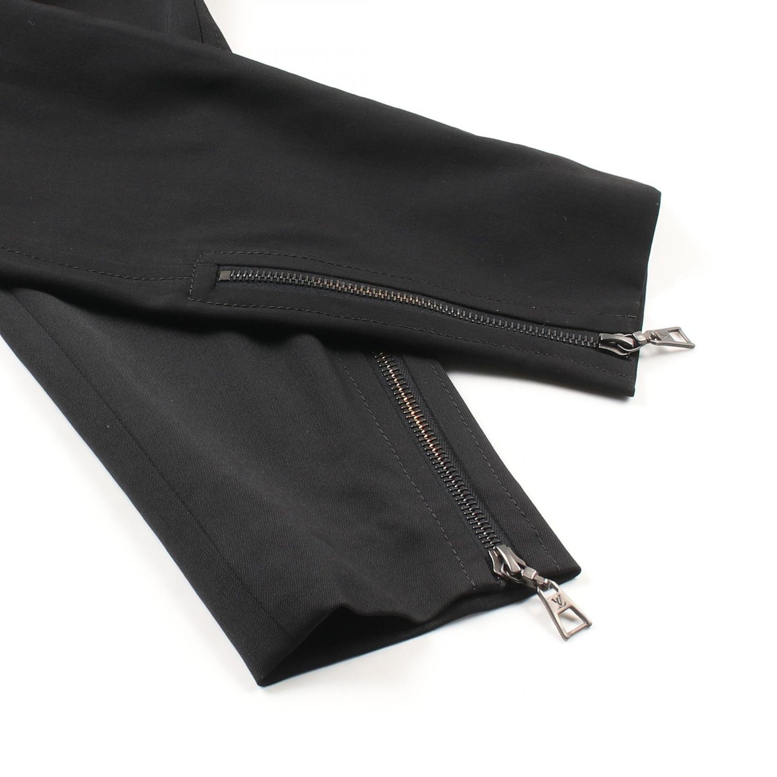 未使用に近い❢ルイヴィトン　パンツ　LOUISVUITTON　ブラック　WOOL LOUIS VUITTON ルイヴィトン スラックスロングパンツ メンズ44