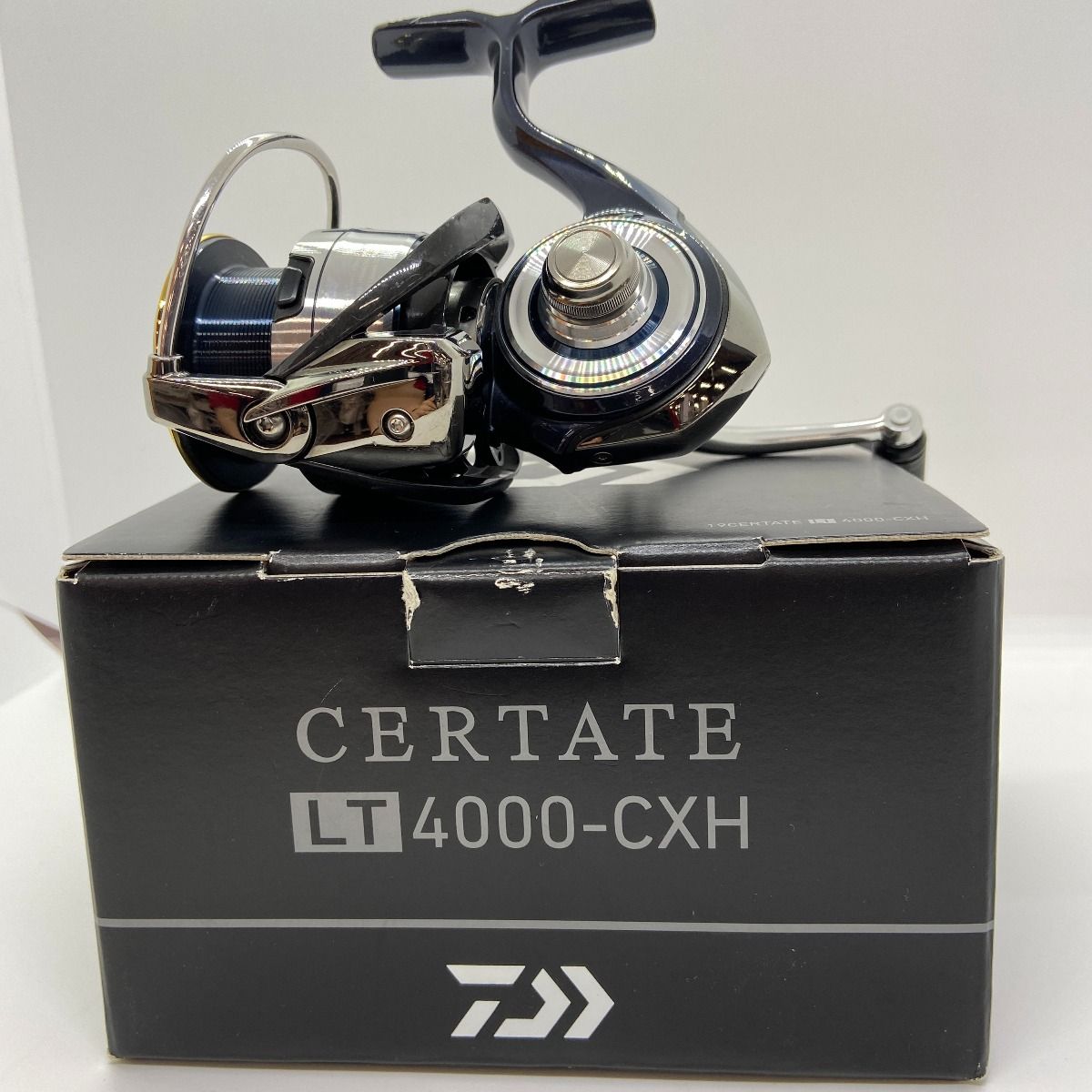 ΨΨDAIWA ダイワ スピニングリール 19セルテート LT4000-CXH 箱付 060053 - メルカリ