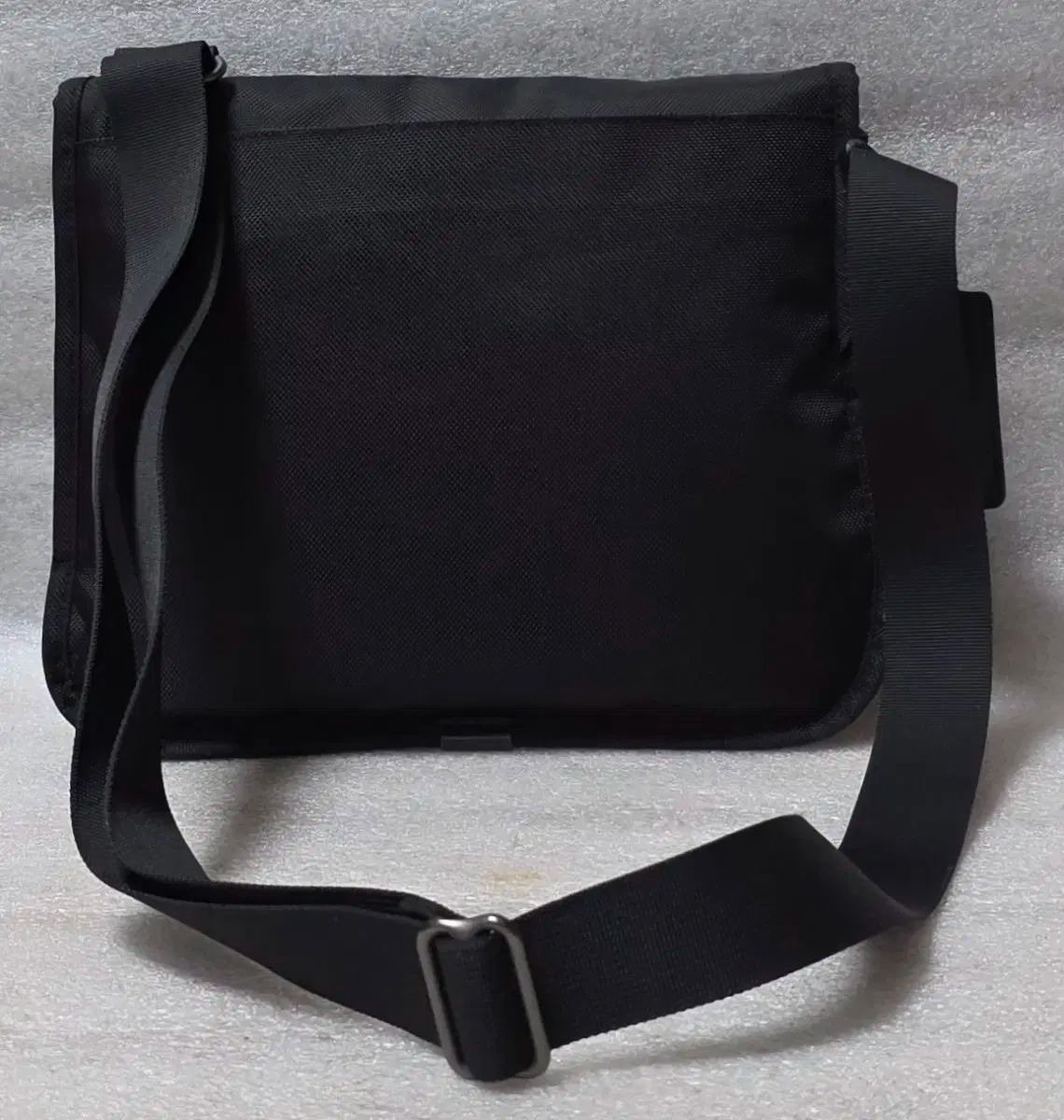 クロスボディーバッグ