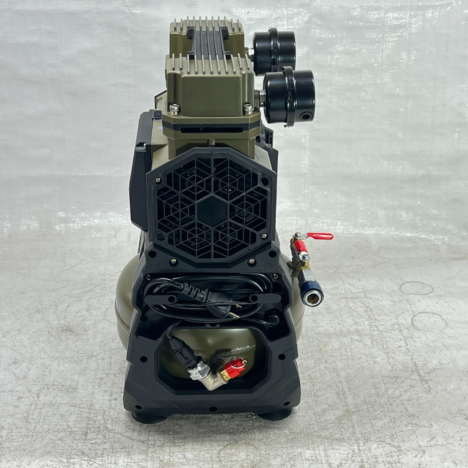 未使用】【展示品】 エアーコンプレッサー 100V 5L アルミタンク 