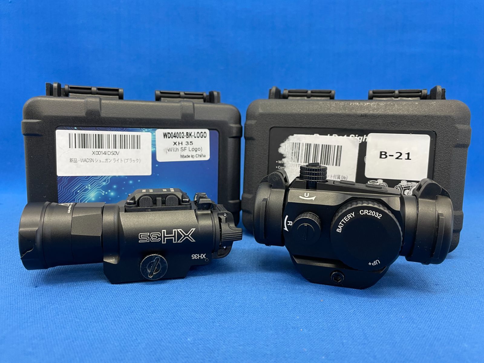 【美品】WADSN XH35 ウェポンライト ブラック ケース付き SureFireタイプ レプリカ/ドットサイト B-21 セット ミリタリー　【G2/A282】