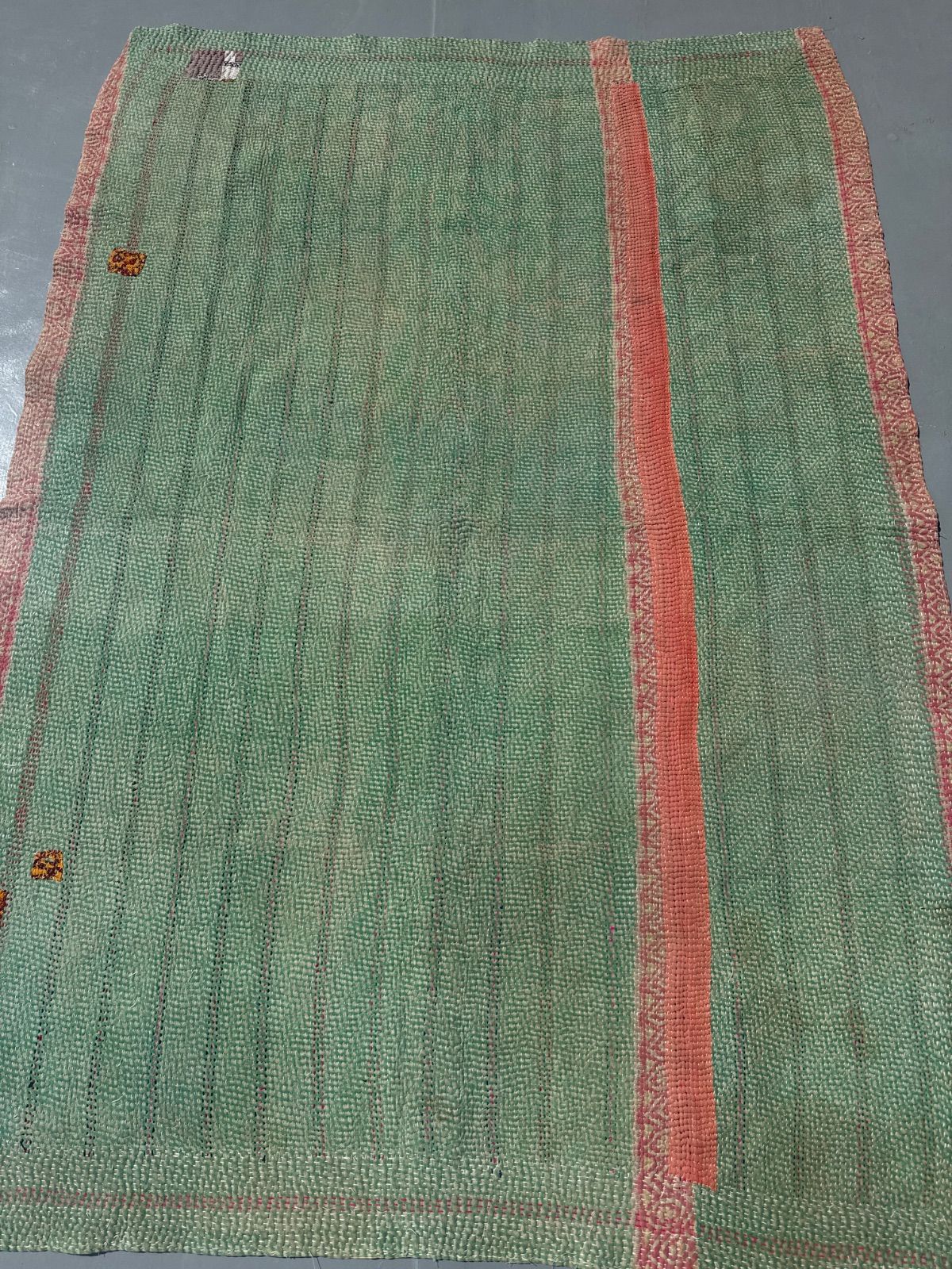 パッチワーク カンタ 刺繍 ラリーキルト インド ビンテージ布 ベッド