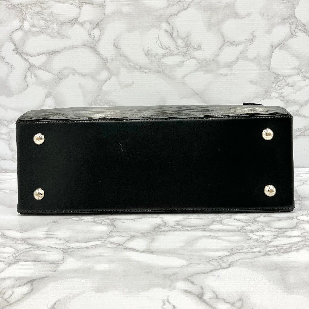 LOUIS VUITTON ルイ・ヴィトン エピ クレーベルMM ブラック ルイヴィトン バッグ エピ クレベールMM M51323｜ブランド買取