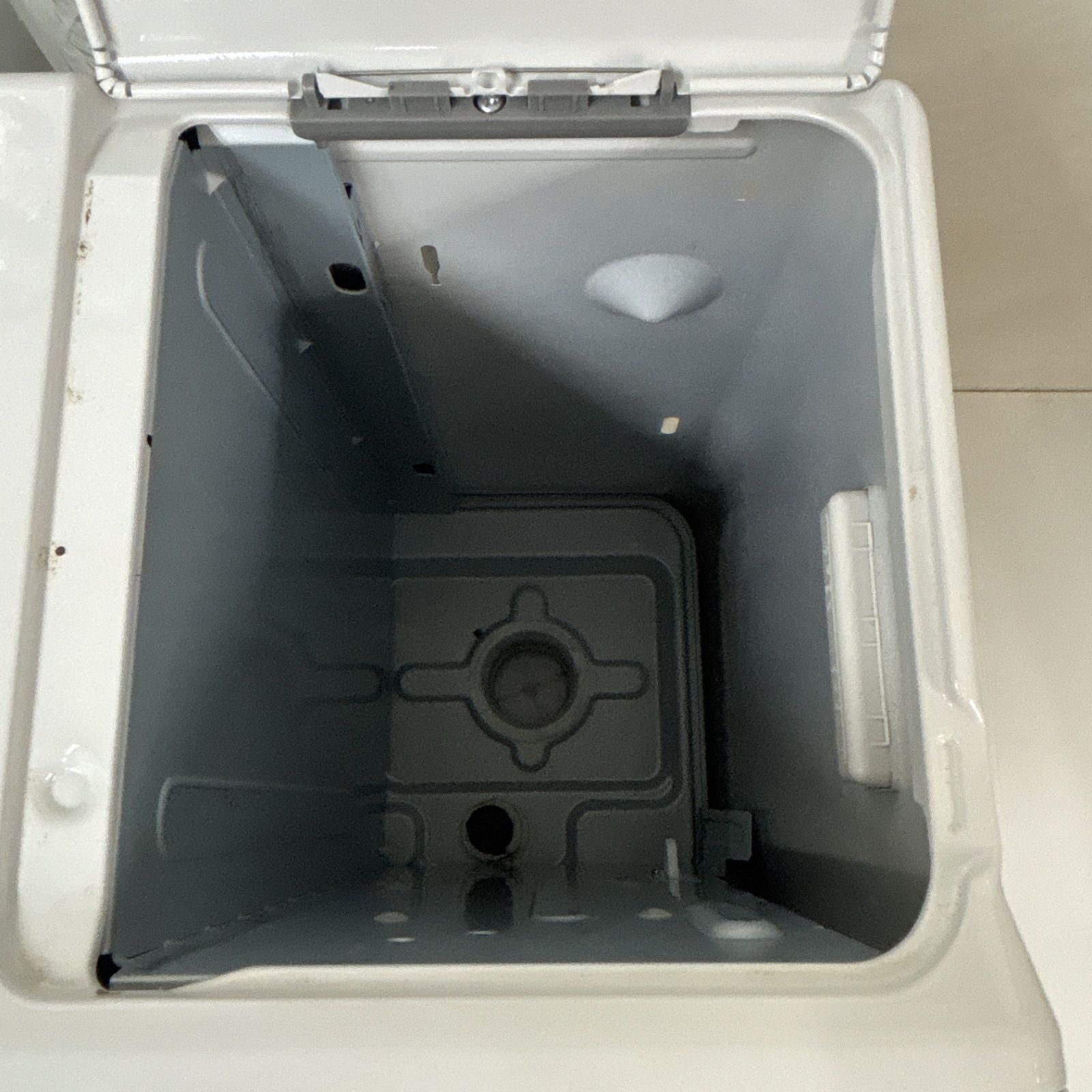 石油ファンヒーター おもに12-17畳用