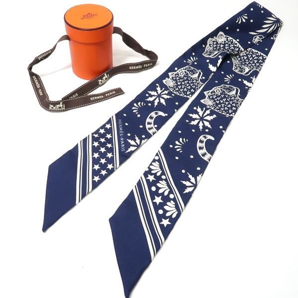 美品エルメスツイリーレオパード・バンダナネイビー