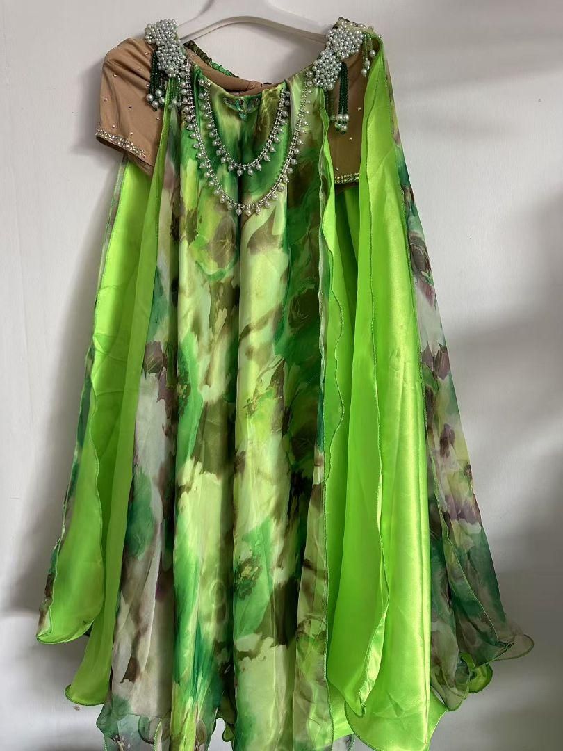 ベリーダンス衣装 トップスブラ スカート グリーン オーダーメイド