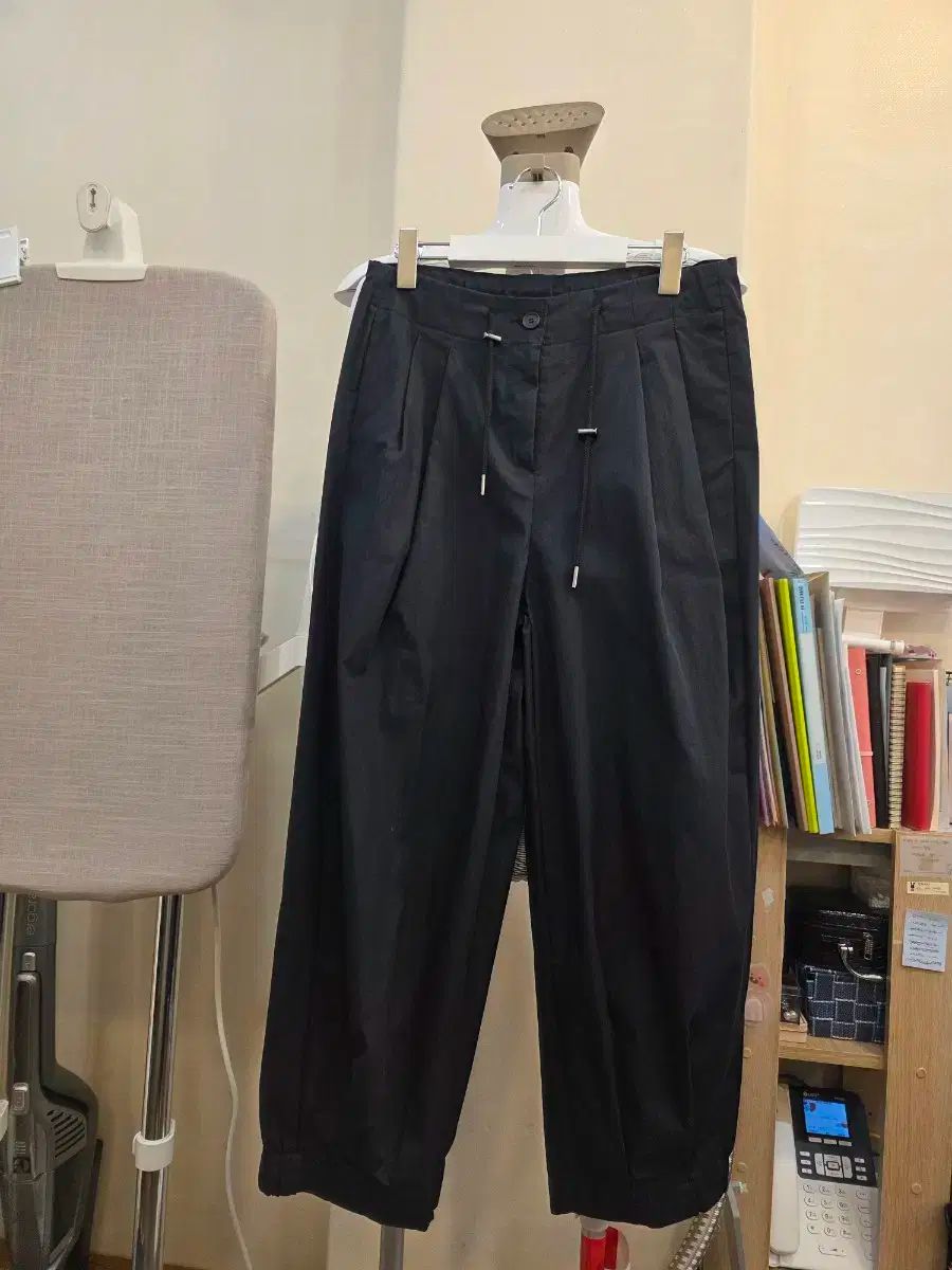 バンディング トゥ タック ワイドパンツ