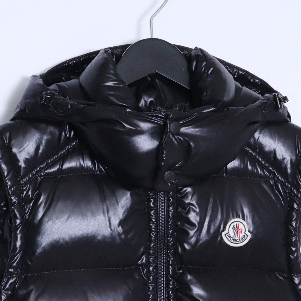 モンクレール ダウンベスト 美品 型番 C20914339305 68950 モンクレール ダウンベスト 美品 型番 C20914339305 68950