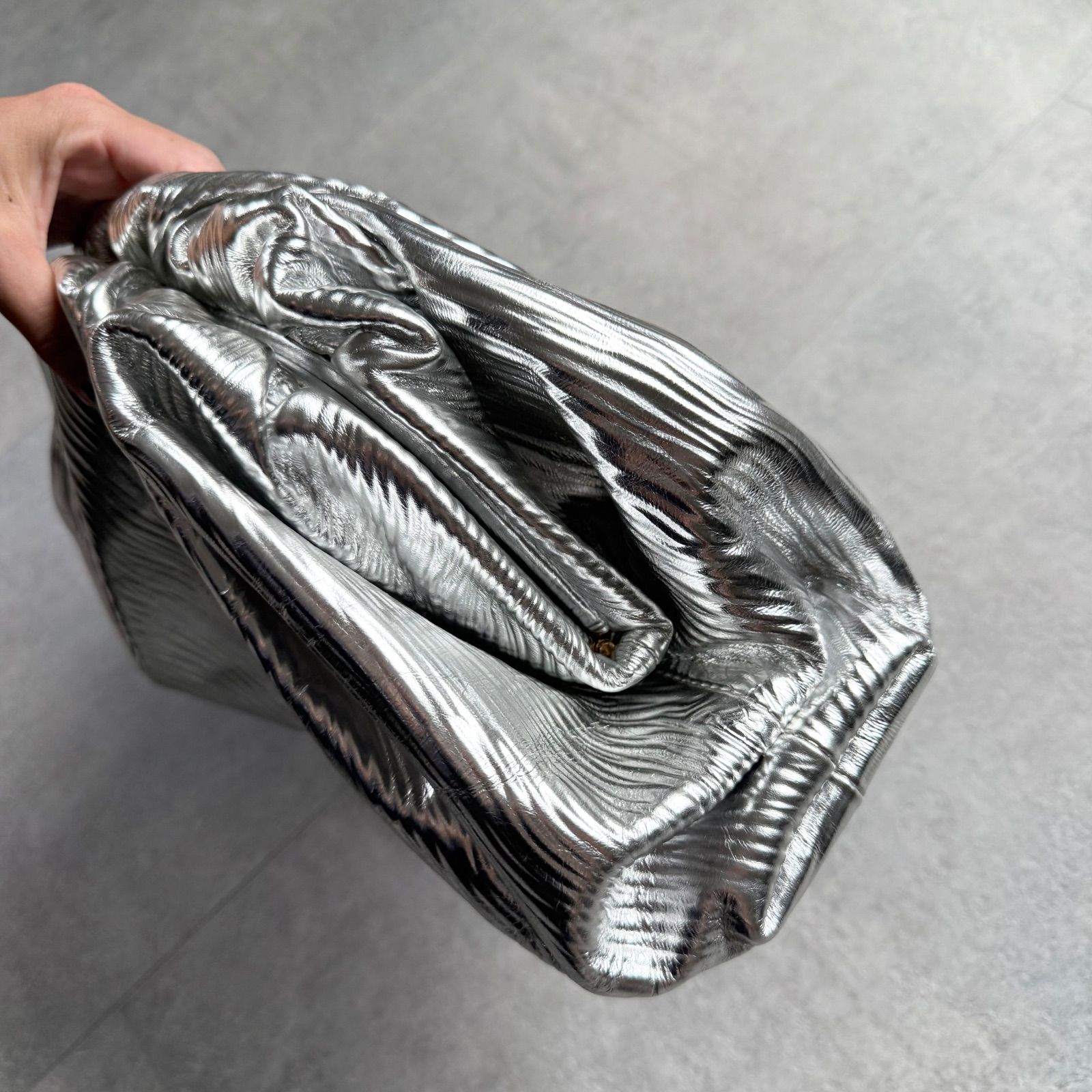 Bottega Veneta ザ・ポーチ クラッチバッグ ブラック（黒）系 BOTTEGA