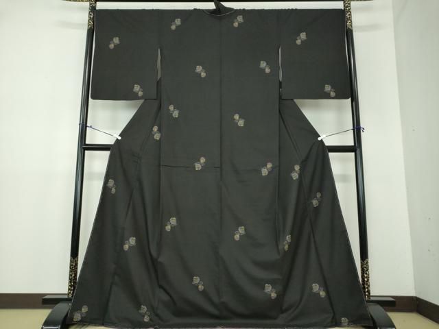 平和屋着物○本場大島紬 9マルキ 地空 古代染色純泥染 鴛鴦文 里島絹